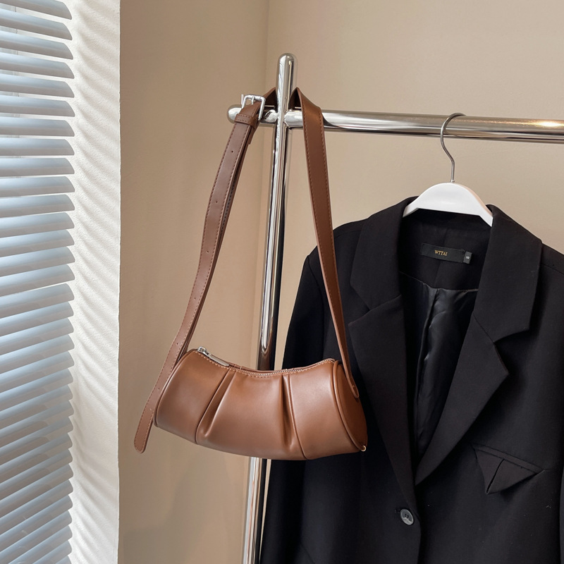 Solid Colour Pu Leather Cylindrical Pleated Shoulder Bag For Women_voghion.com
