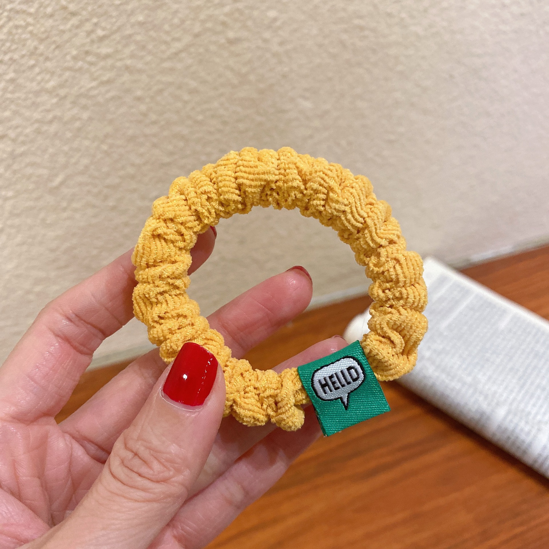 Linda diversión etiqueta de tela cuerda de pelo de pana anillo de pelo de color caramelo cabeza cuerda chica corazón Pequeño intestino anillo japonés y coreano accesorios para el cabello al por mayor