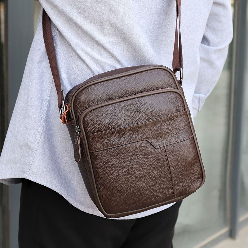 Imagen del Bolso con Cremallera y Grabado en Cuero 1