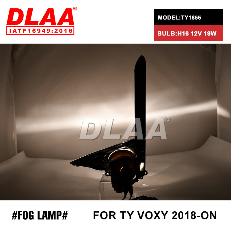 Aplicable para TOYOTA VOXY 2018 - ON conjunto de lámpara de niebla de halógeno delantera, luz de conducción diurna y luz de barra delantera