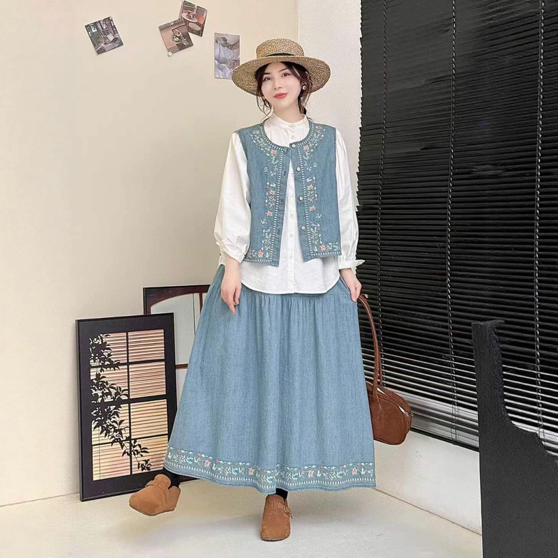2025 Autumn New Style National Style Floral Embroidery Crochet Denim Set Loose Round Neck Cardigan with Inner Shirt for Women