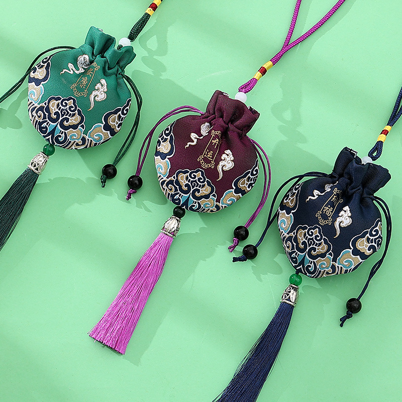 Dragon Boat Festival sachet, national style embroidery, Xiangyun portable royal guard sachet, portable Hanfu purse, car hanging, empty bag wholesale