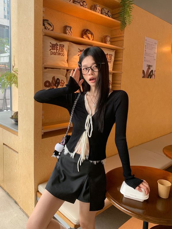 黑色辣妹风蕾丝拼接绑带假两件撞色t恤女春季显瘦打底衫长袖上衣|undefined