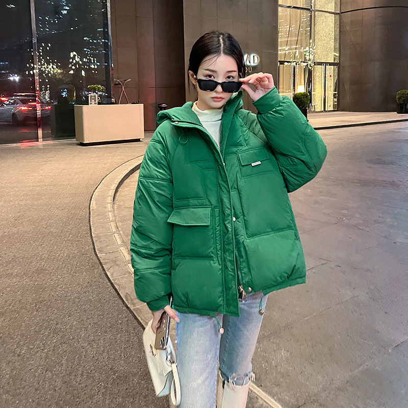 2022 nuevo algodón encapuchado de pluma femenina versión coreana engrosada de algodón de invierno grande chaqueta corta