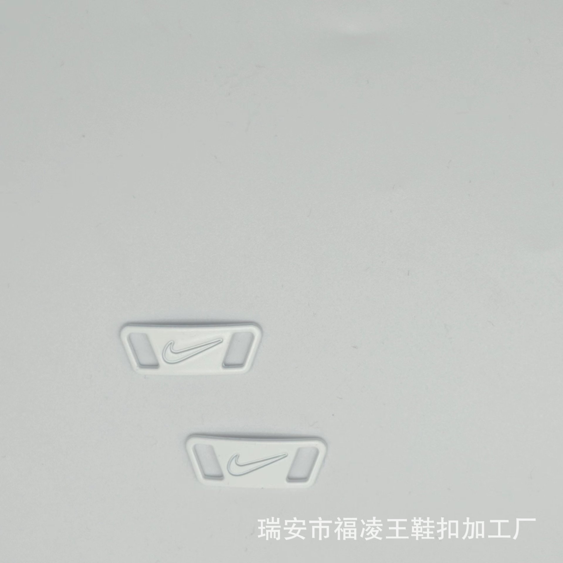 自作金属aj靴バックルランニング靴板靴鉄牌潮靴周辺個性ロゴ靴標