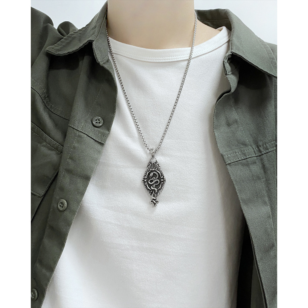 Fashion Totem Stainless Steel Titanium Steel Pendant Necklace Plating Stainless Steel Necklaces display picture 2