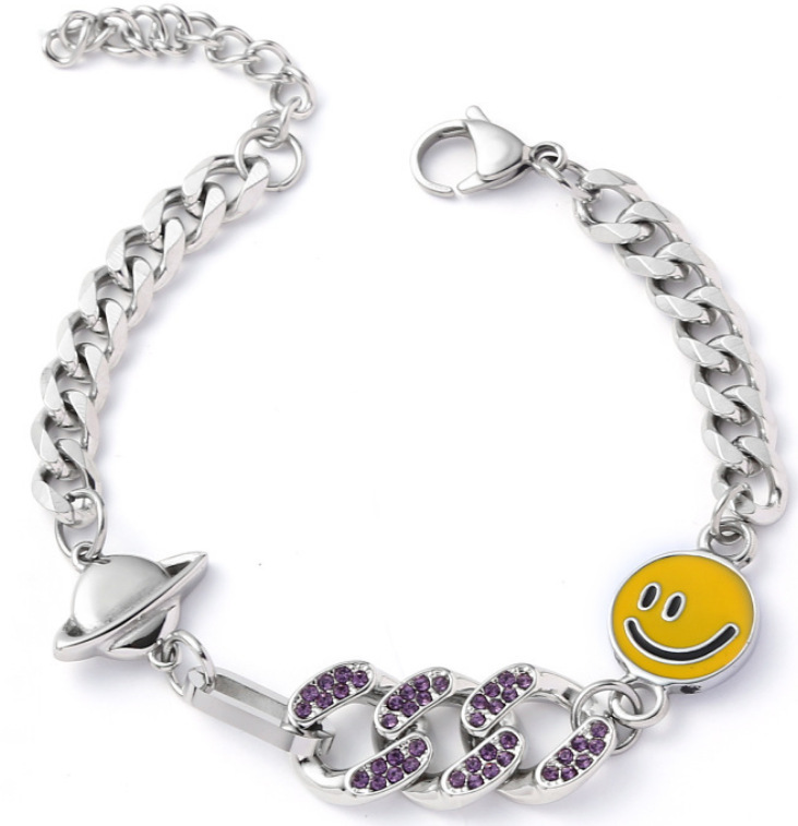 Unieke en veelzijdige unisex ketting met smileygezicht en planeetmotief, bezet met diamanten, gemaakt van titaniumstaal, in Cubaanse stijl._voghion.com
