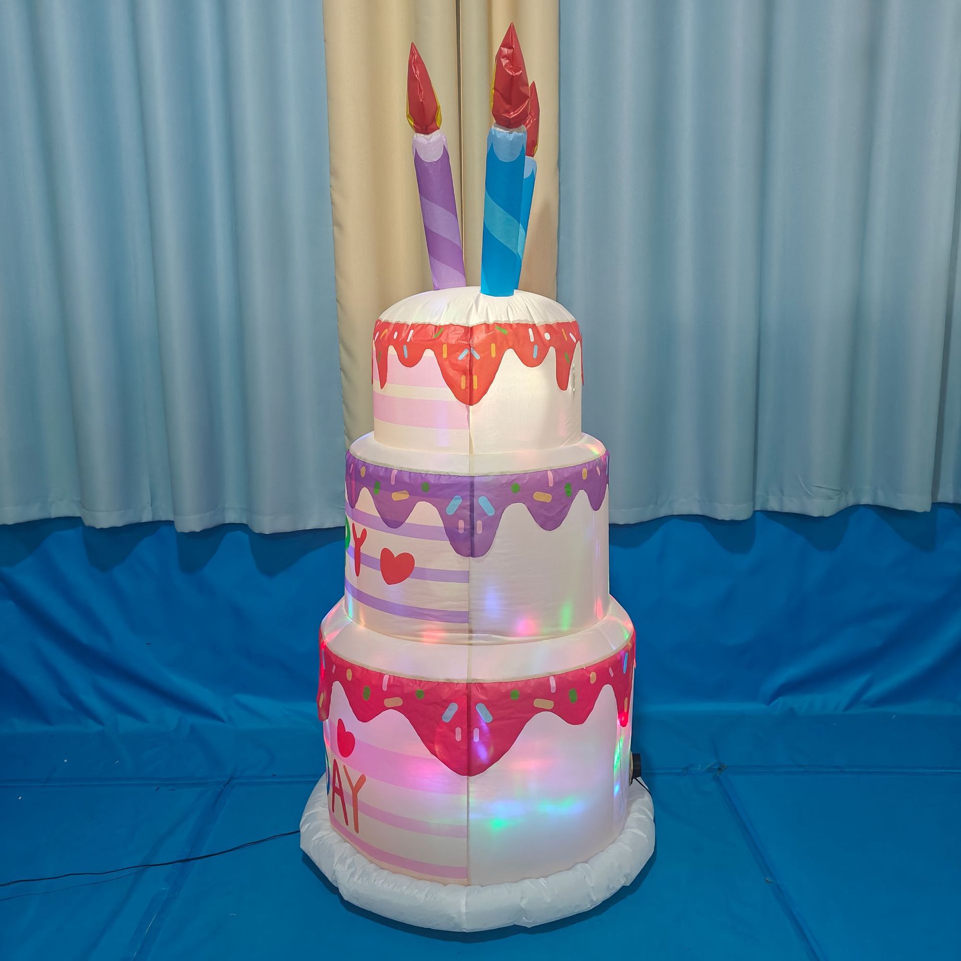 Nuevo modelo de aire infláble transfronterizo general color brillante pastel de cumpleaños infláble decoración infláble