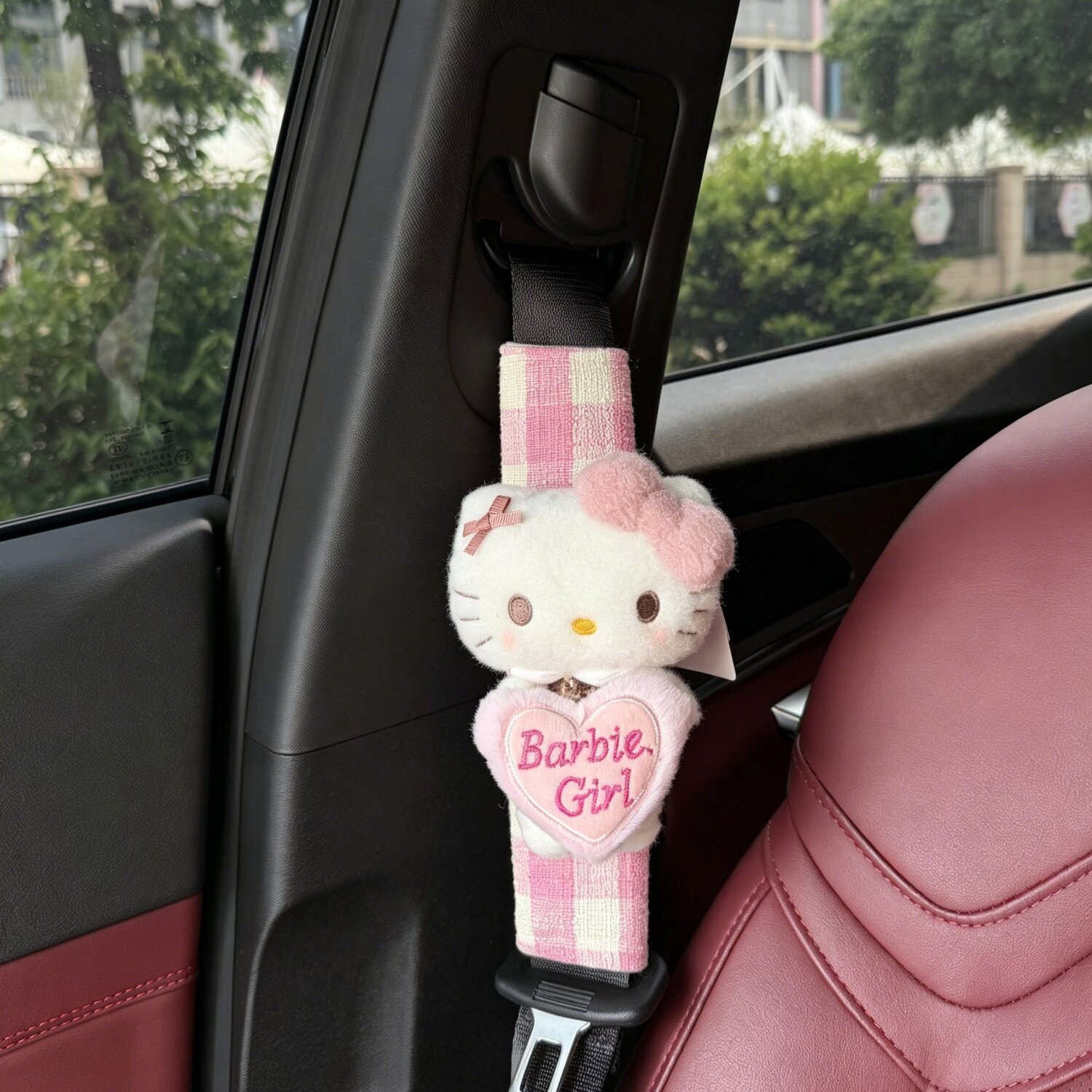 Checkered Heart-Shaped Hello Kitty Cute Car Seatbelt Shoulder Pad Car Decoration Interior Decoration Gift