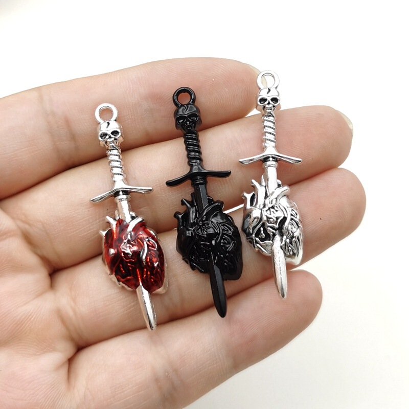 Cross-border Hot Sale Halloween Gothic Skull Sword Wear Heart Alloy Pendant DIY Fashion Jewelry Accessories