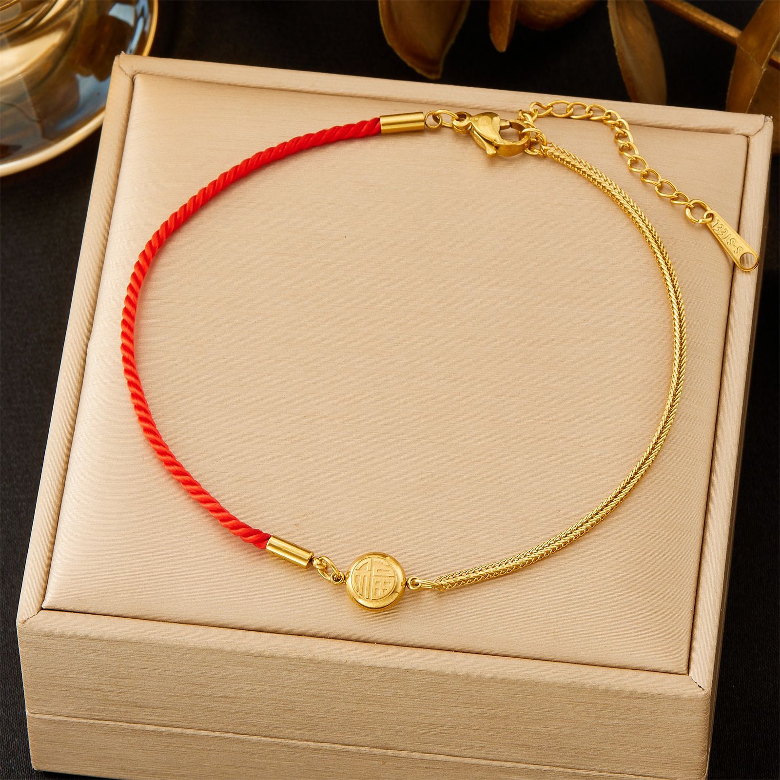 Nueva pulsera de acero de titanio Fu marca pulsera de cordón rojo mujer ligera diseño de nicho de lujo tejido exquisito simple accesorios versátiles moda