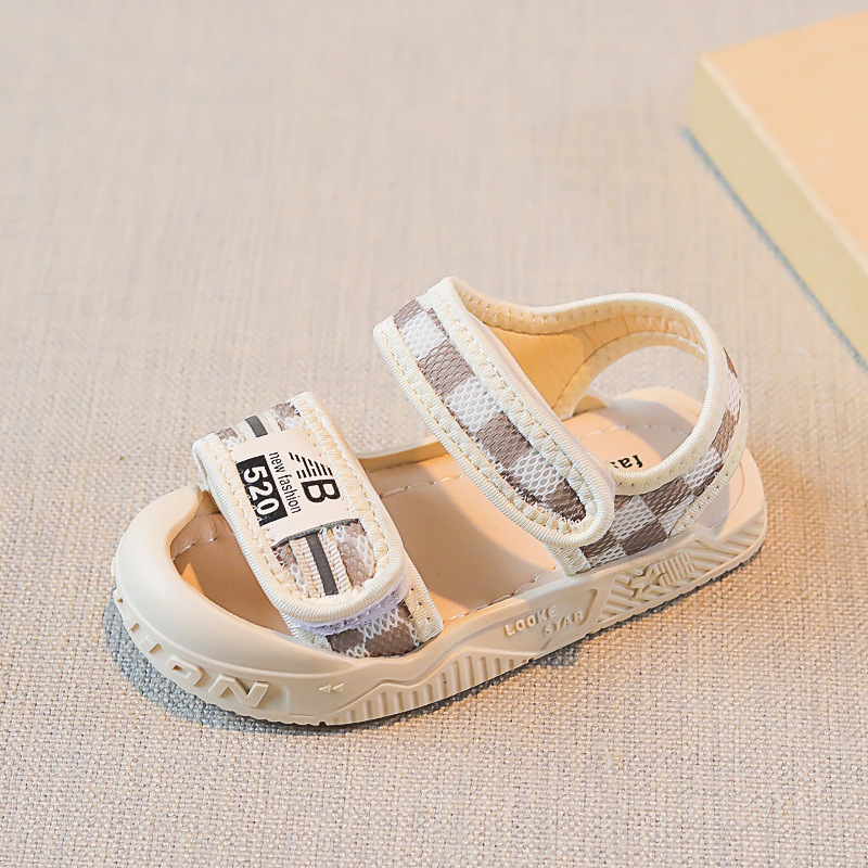 Sandalias para niños con envío directo, verano 2025, zapatos de playa para niños con suela blanda, zapatos cerrados para bebés, anti-patadas, ligeros