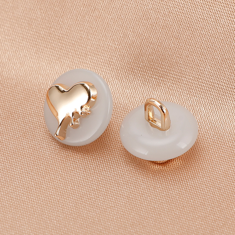 彩色时尚爱心金属双拼扣 毛衣针织外套开衫手缝扣圆形树脂纽扣