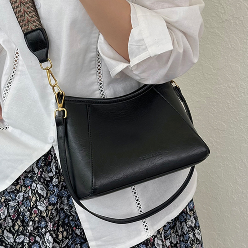 Cross-Border Wholesale French Vintage Underarm Bag For Women 2026 New Retro Commuter Baguette Bag Elegant Shoulder Handbag - Thumbnail 3