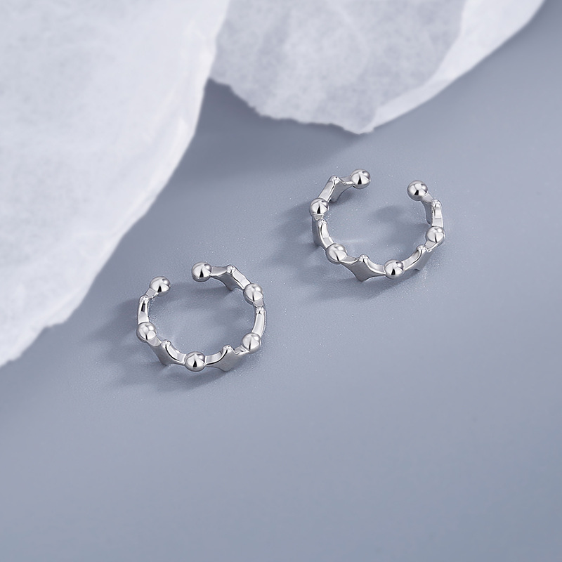 Exquisite Minimalist Men’s Clip-on Earrings For Non-pierced Ears. Perfect For Daily & Commute Wear. Hypoallergenic, Tarnish-resistant & Durable, Gent_voghion.com