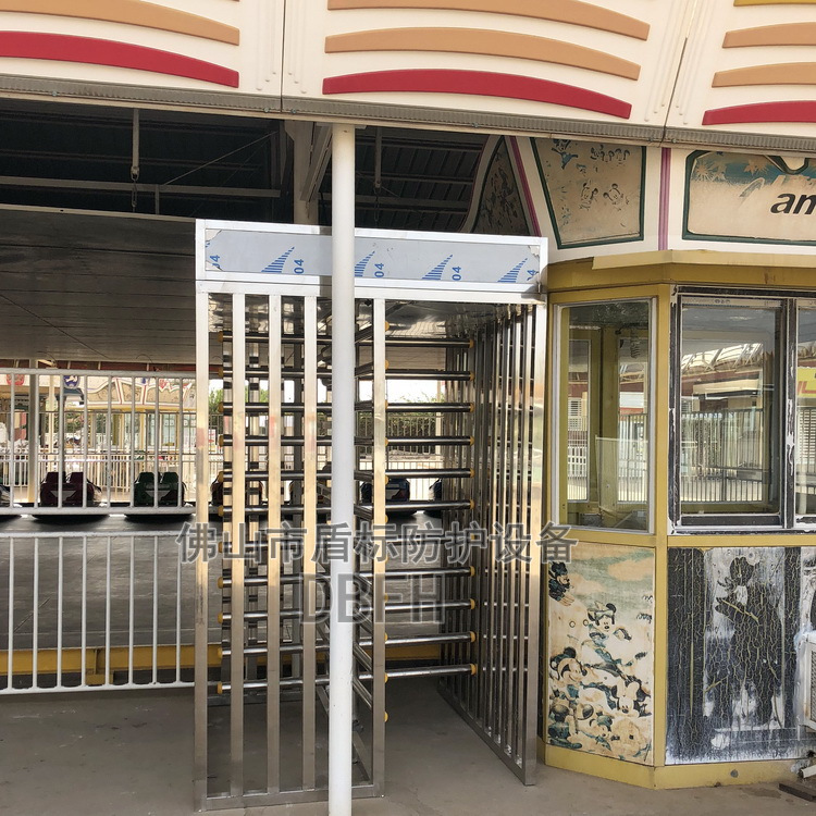 外贸景区出入口全高单向十字旋转闸门卡萨拉游客只出不进转轴通道