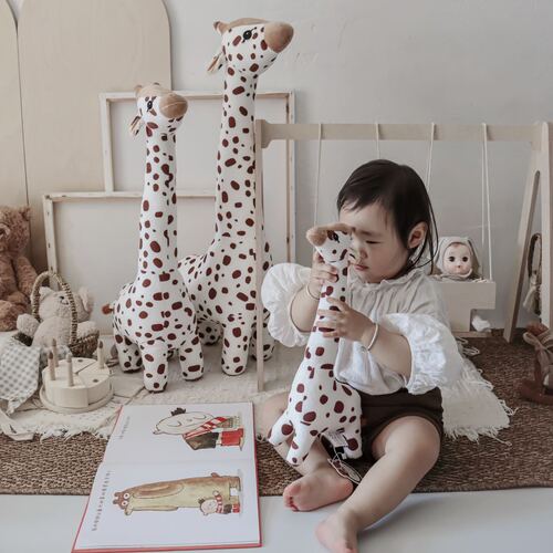 Giraffe doll pillow, baby newborn sleeping pillow, soothing sleeping pillow and leg clamping tool
