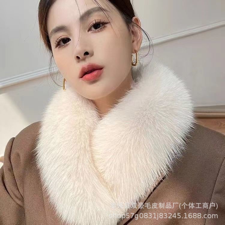 New stylish women's neck warmer with a warm fur collar, thick plush scarf, faux fox fur, high-end and elegant neck warmer