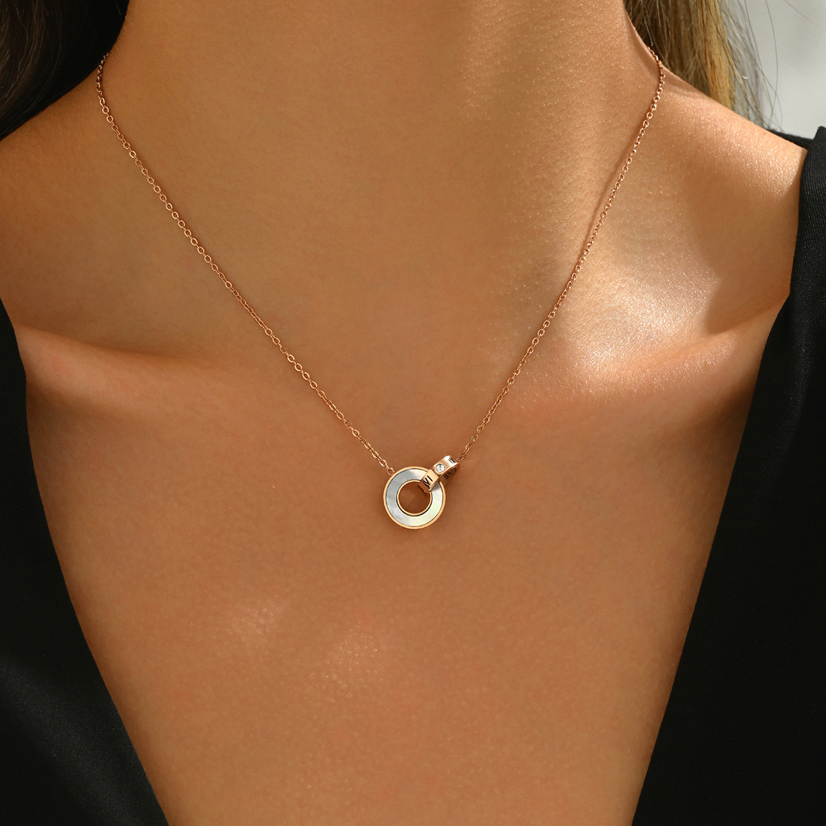 Luxe parelketting met magnetische sluiting voor dames_voghion.com