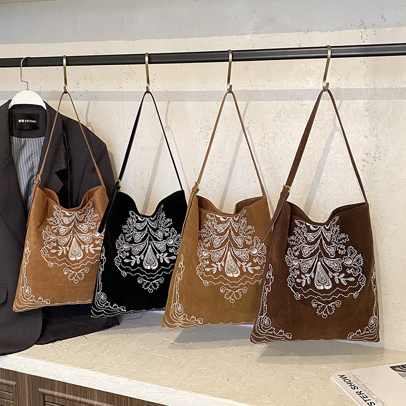 New Chinese Style Ethnic Style Autumn and Winter New Frosted Shoulder Bag Embroidered National Style Tote Bag Commuter Suede Tote Bag