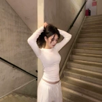 白色纯棉内搭打底衫女早秋2026新款正肩修身短款辣妹长袖t恤上衣