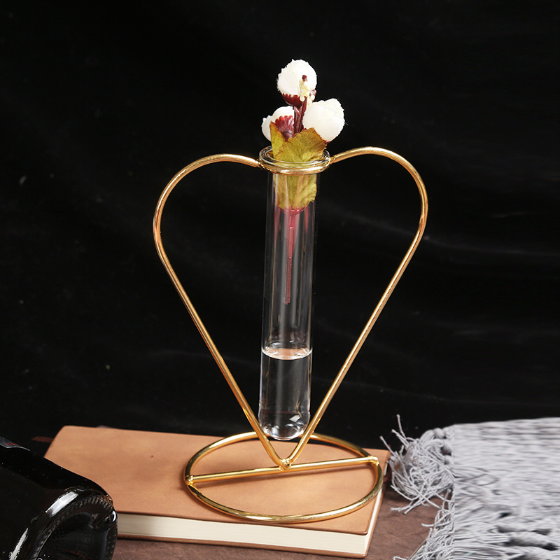 Moda simple metal hierro forjado vidrio florero hidropónico sala de estar decoración floral en forma de corazón botella