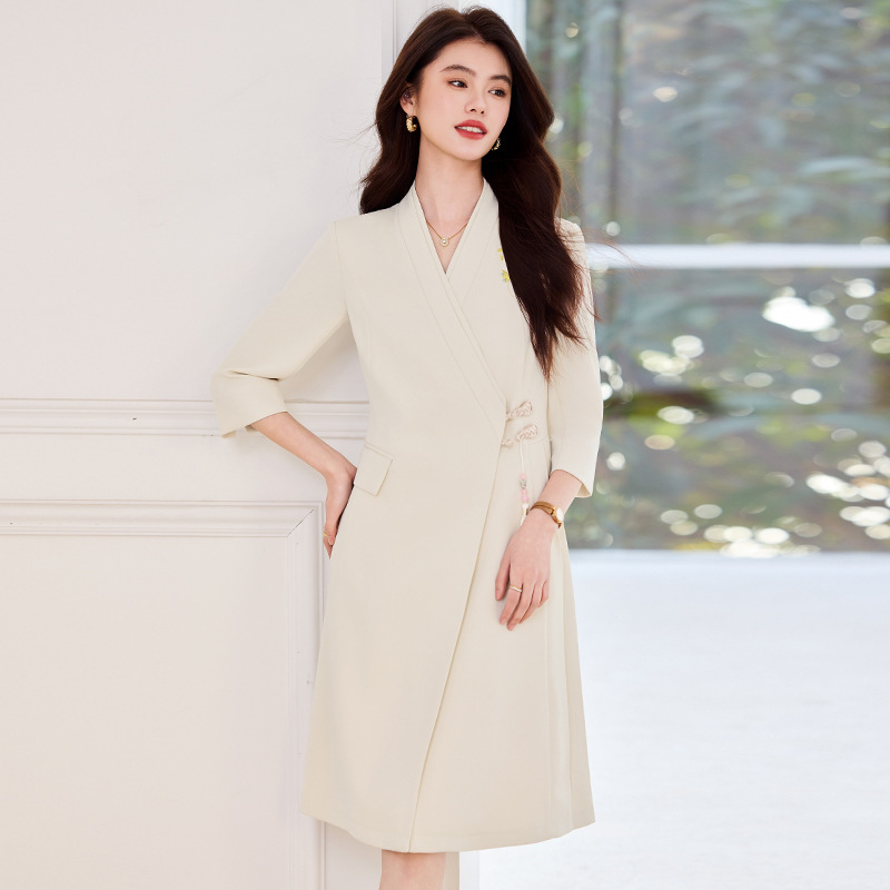 apricot New Chinese Embroidery dress Women's Early Spring Seven-point Sleeve Etiquette Reception Overalls Beautician Work Clothes