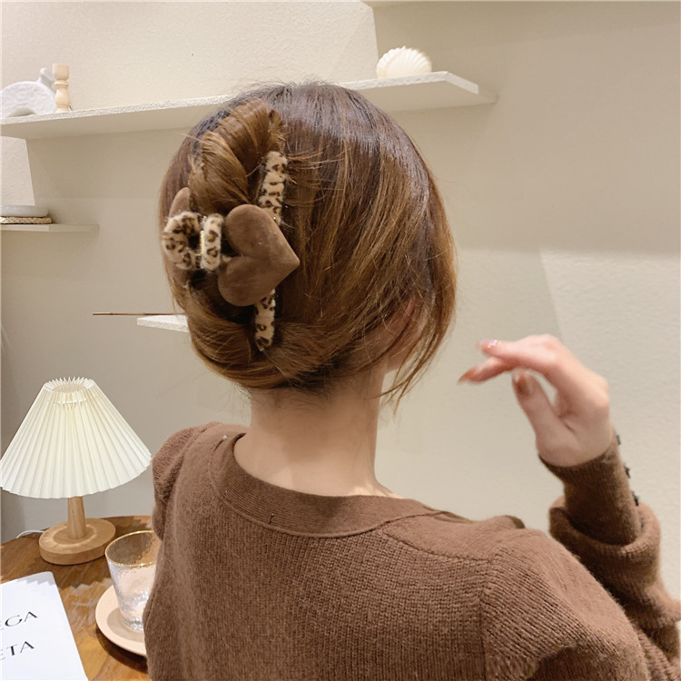 Women's Gender Sweet Style Women's Sweet Heart Shape Leopard Plush Hair Claws