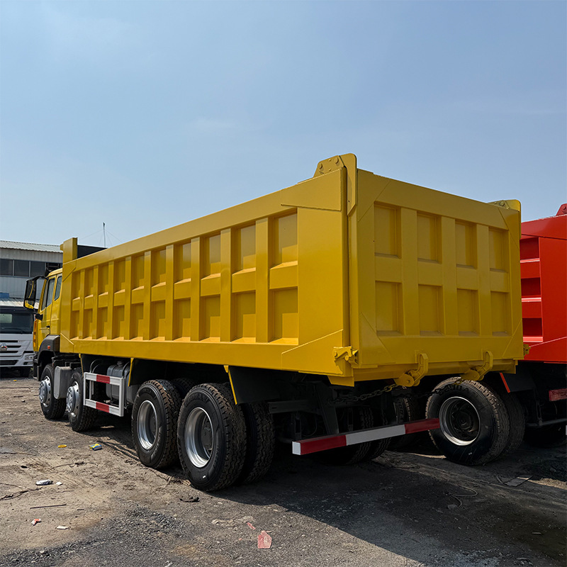 90% New Sinotruk Howo Nx Dump Truck, Second-Hand 12-Wheel Earth Transport Vehicle, 380 Horsepower Port Cargo Truck