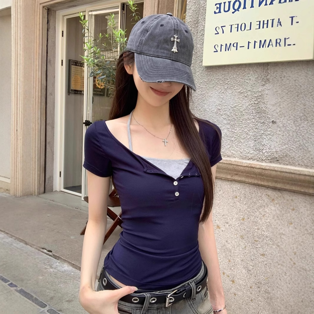 Korean Style Contrasting Color Halterneck Fake Two-Piece Short-Sleeved T-Shirt for Women in Summer with Button Design, Slim Fit and Elegant Right Shoulder Top