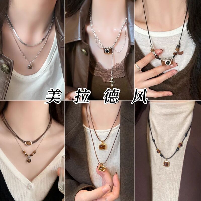 Vintage Brown Film Camera Necklace Women's Autumn and Winter High-grade Design Sense Leather Tiger Eye Stone Woolen Chain All-match Necklace Chain Vintage Brown Film Camera Necklace Women's Autumn and Winter High-grade Design Sense Leather Tiger Eye Stone Woolen Chain All-match Necklace Chain