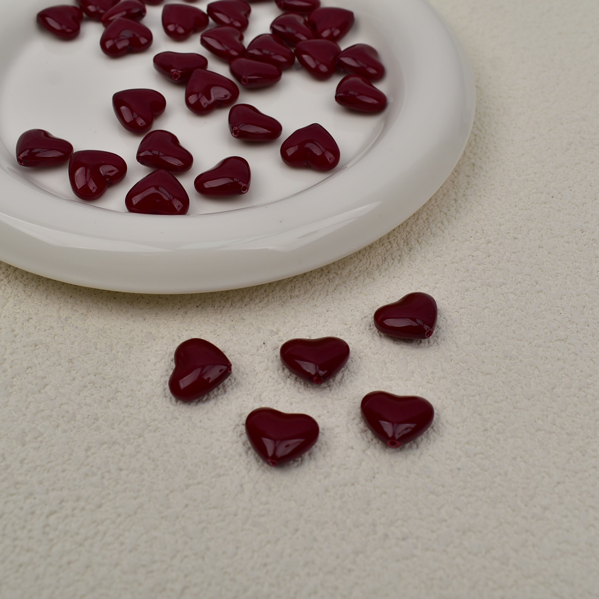 Quality glass beads heart-shaped