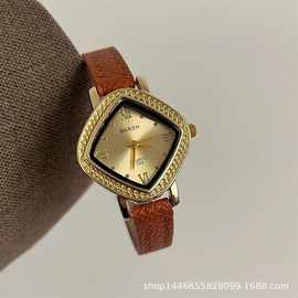 批发菱形中古手表女士小表盘皮带精致金色方形高档小巧复古女表