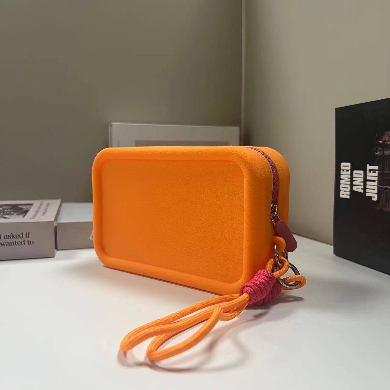 2024 nueva bolsa de maquillaje de silicona de gran capacidad portátil impermeable bolsa de lavado de viaje joyería bolsa de maquillaje de belleza de silicona