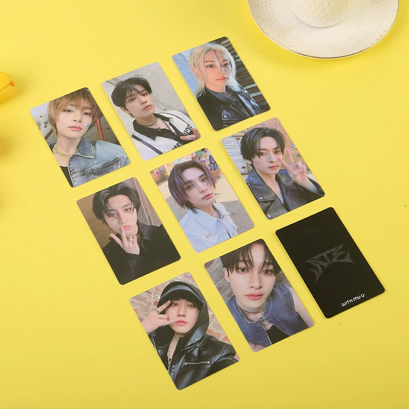 Фотокарточка (STRAY KIDS) компактная карточка, ламинированная 5,4 × 8,6 см, коллекционные варианты