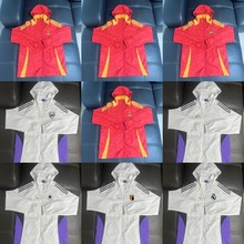 足球俱乐部曼联巴萨法国德国运动男女风衣连衣帽外套冲锋衣现货