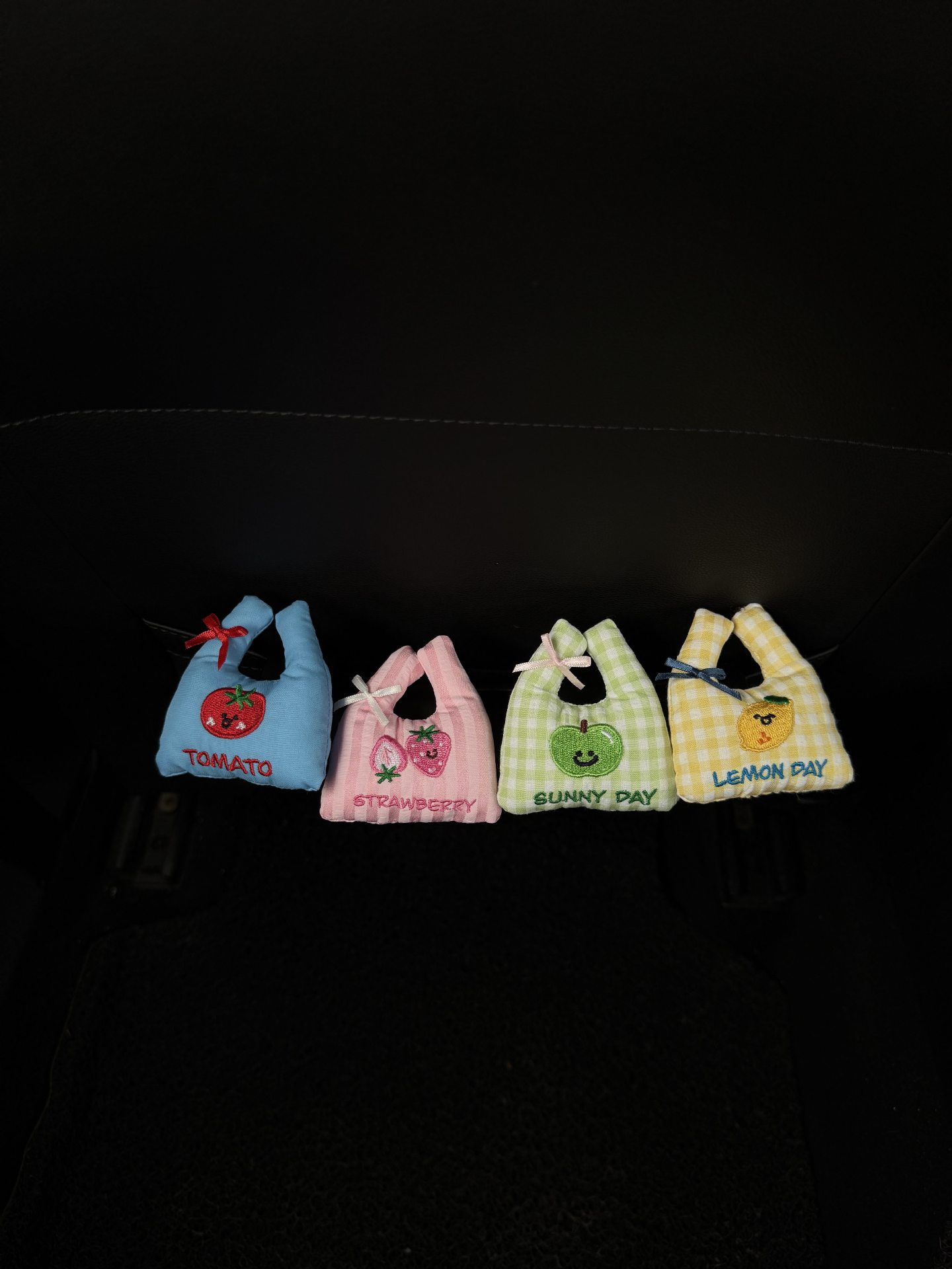 Car-mounted hook for in-car creative multifunctional storage, fruit shopping bag, tote bag hook for neat organization