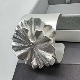 新中式夸张质感双层花瓣复古银色小众设计肌理质感气手镯手环饰