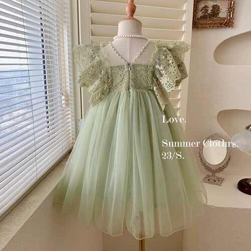 Little girl's summer dress with pearl lace fairy skirt. Baby girl's fashionable lace puff sleeves and puffy mesh princess dress.