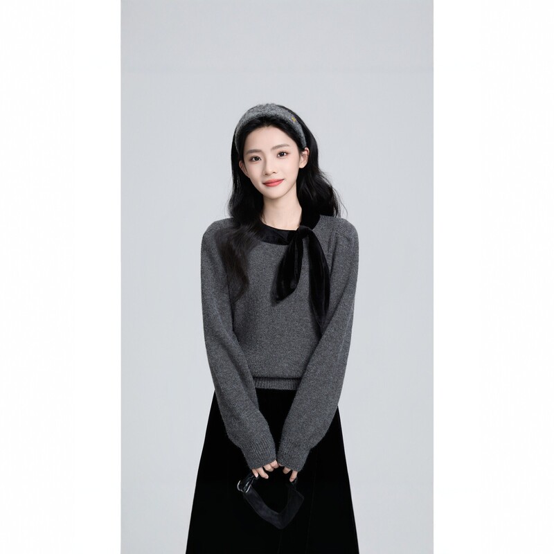 Red tie-dye sweater for women, autumn/winter 2026 new style, can be worn as an outer layer or as an inner layer, knitted short top with a stylish vibe