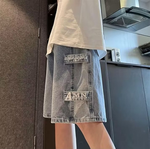 American-style vintage denim shorts for men, summer thin design with large pockets—workwear-inspired five-panel shorts; relaxed-fit, casual shorts for teens.