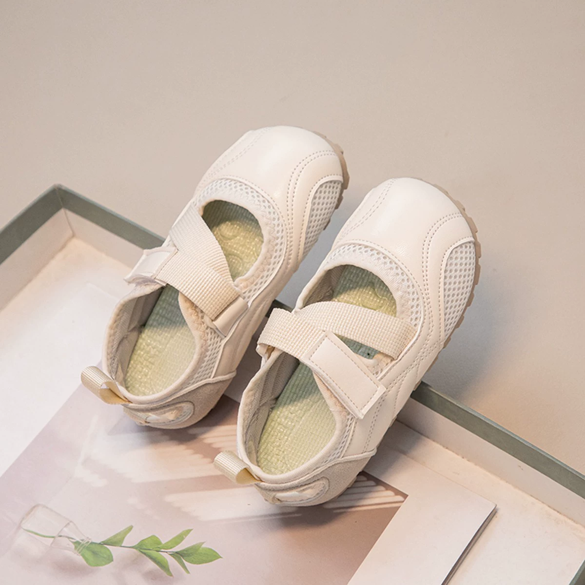 Стильные балетки для девочек, моральные тренировочные туфли, весна-лето 2025, новые девичьи туфли Мэри Джейн на липучке, повседневная спортивная обувь