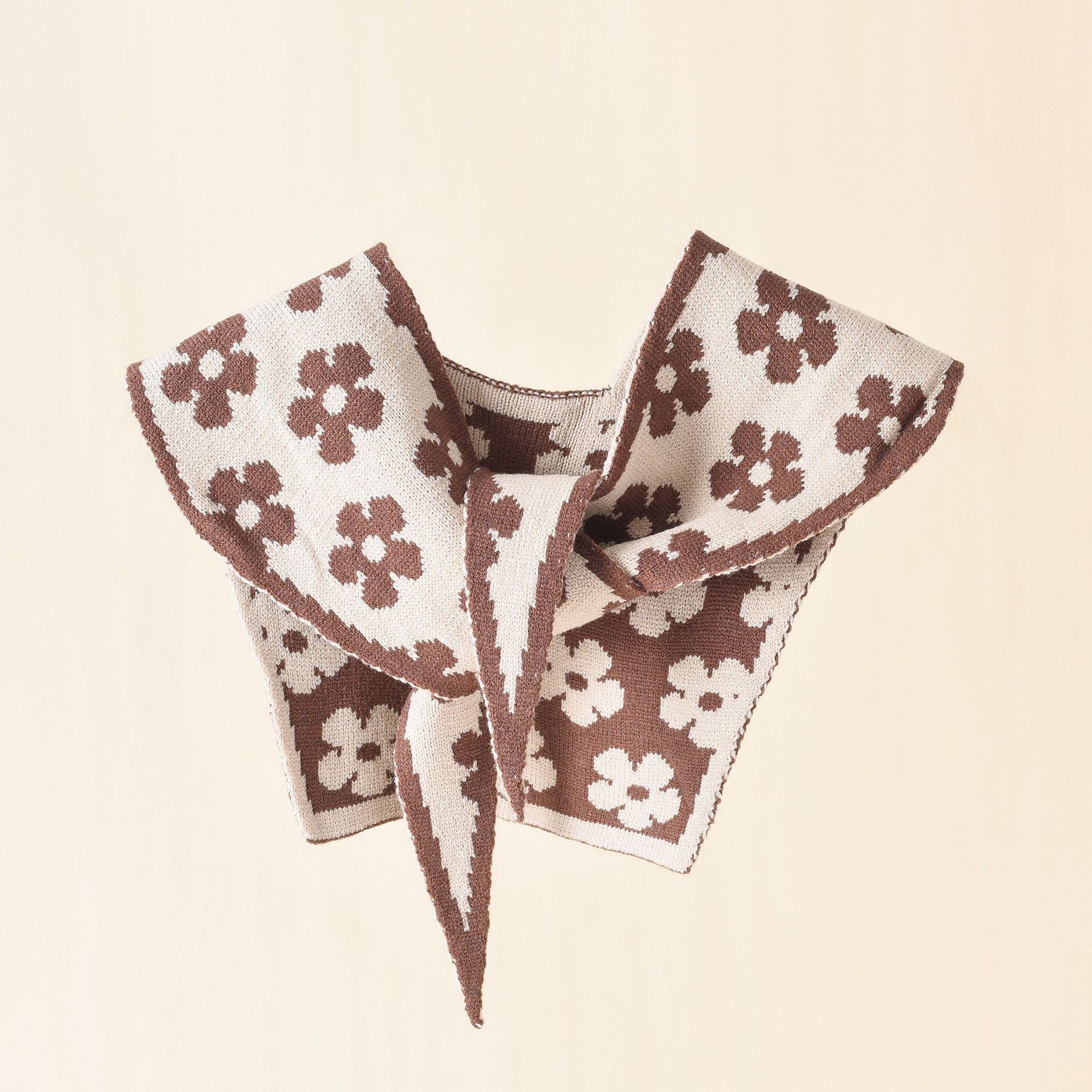 Ins estilo coreano de moda hombro pequeño de doble cara de punto de otoño e invierno bufanda triángulo exterior de doble uso chal protección del cuello para las mujeres