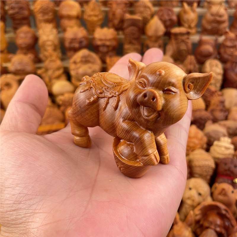 天然セイヨウシダーソリッドウッド彫刻干支豚祝福豚小さな装飾品文具ハンドピース家の装飾工芸品|undefined
