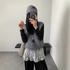 韩系简约羊毛大V领无袖针织马甲秋冬新款气质显瘦叠穿外搭上衣女