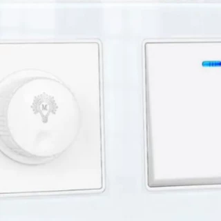 146型德式双USB+HDMI欧标玻璃白色
