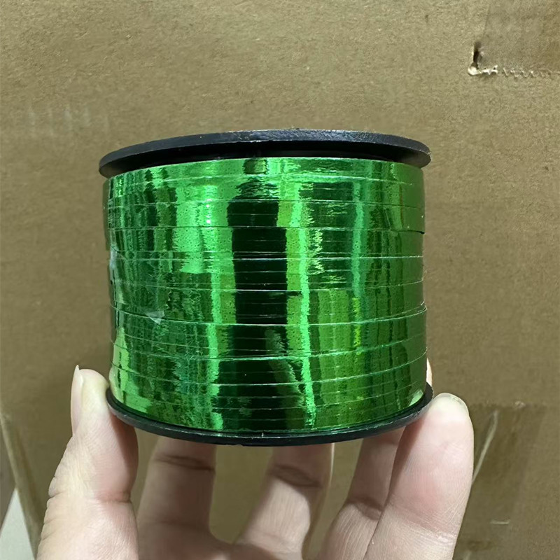新商品の結婚祝いは100ヤードのレーザーを配置して風船のバンドを貼り合わせます。|undefined