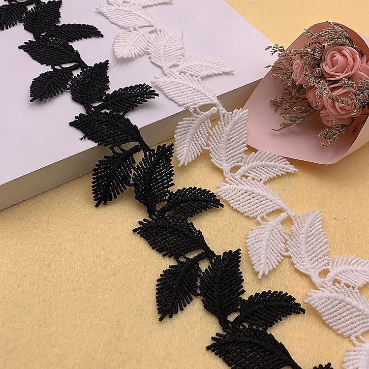 品质款双边牛奶丝水溶刺绣花边高档白色树叶绣花条码婚纱服装辅料