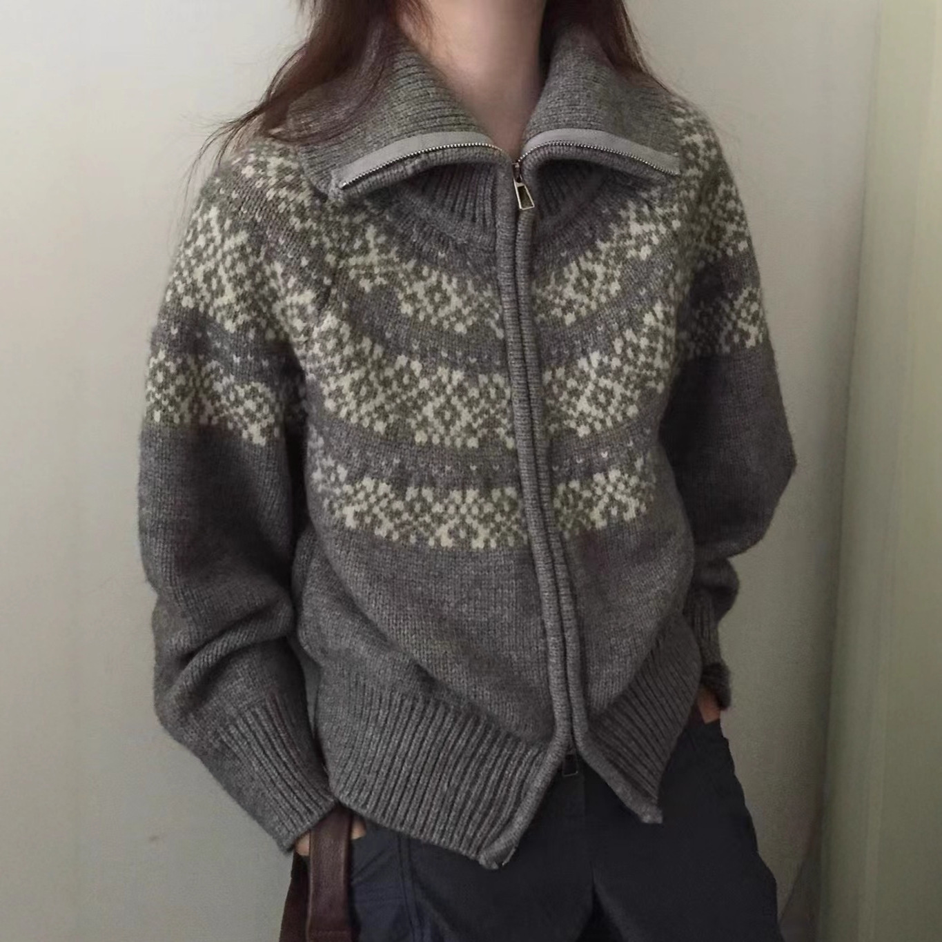 Jacquard coreano cremallera corta de punto cardigan otoño / invierno 2025 nuevo suéter de la isla de Fair chaqueta retro de Navidad