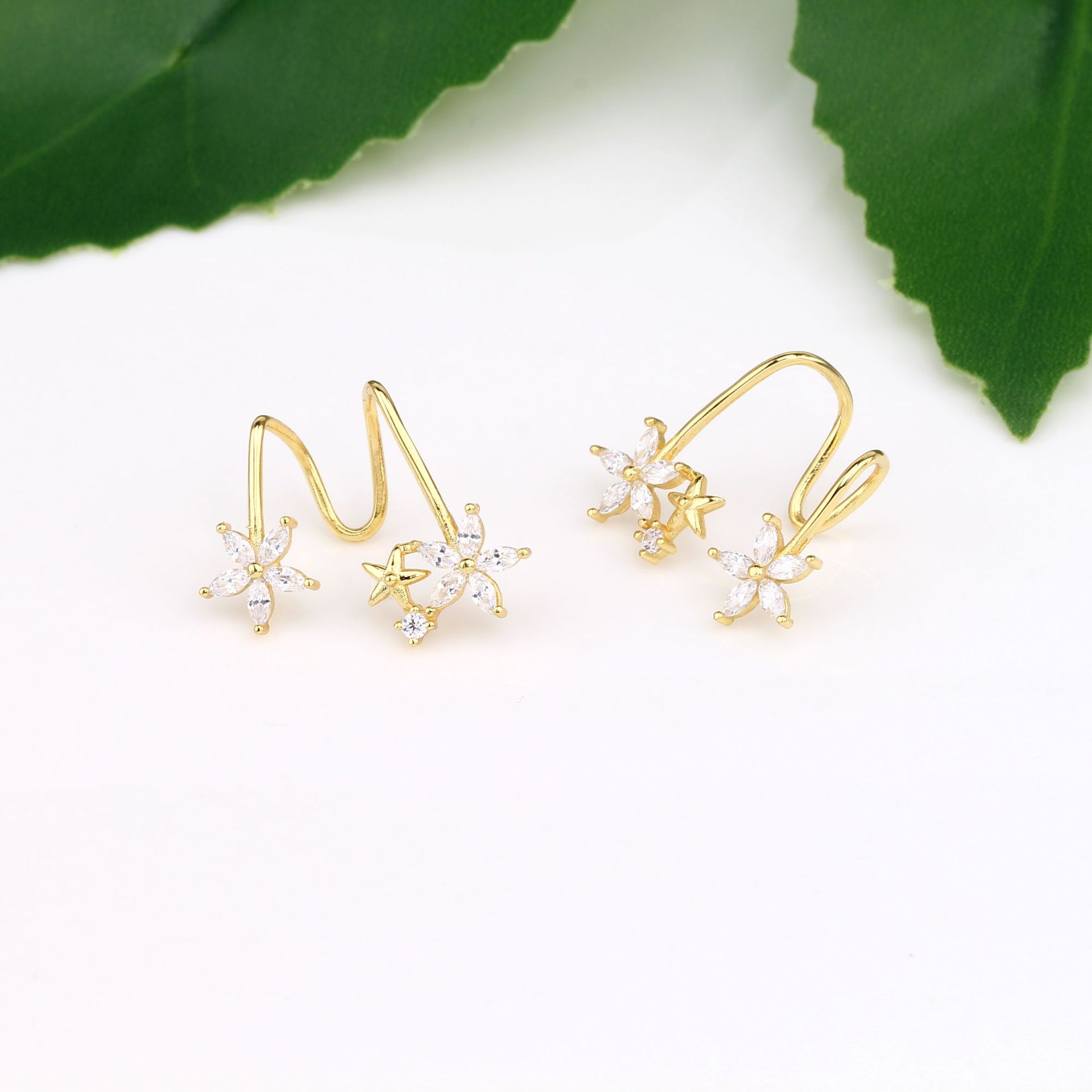 1 Pair Retro Sweet Flower Sterling Silver Plating Inlay Zircon White Gold Plated Gold Plated Ear Clips display picture 5